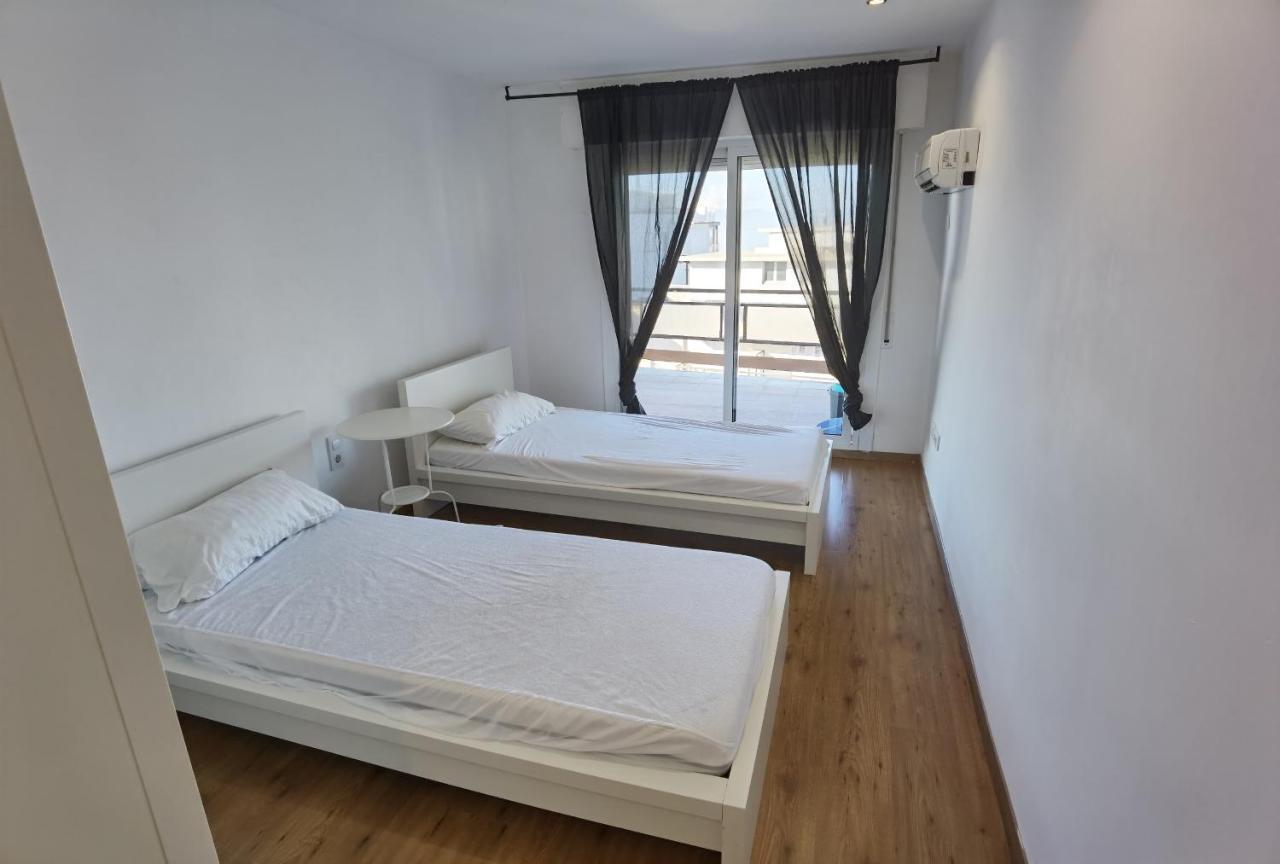 Tortosa Planet Costa Dorada Apartment ซาลอว์ ภายนอก รูปภาพ